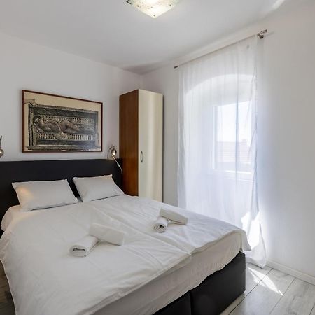Split Central City Apartment Exterior photo