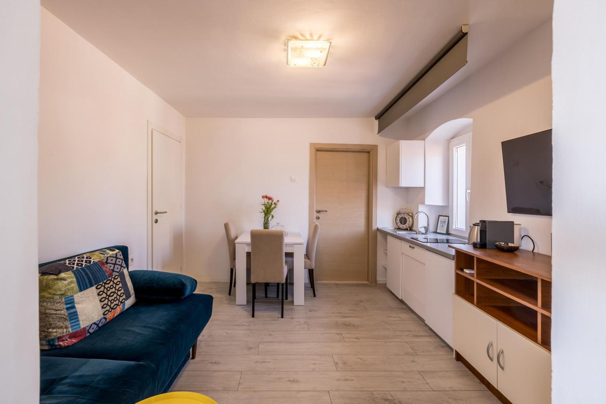 Split Central City Apartment Exterior photo