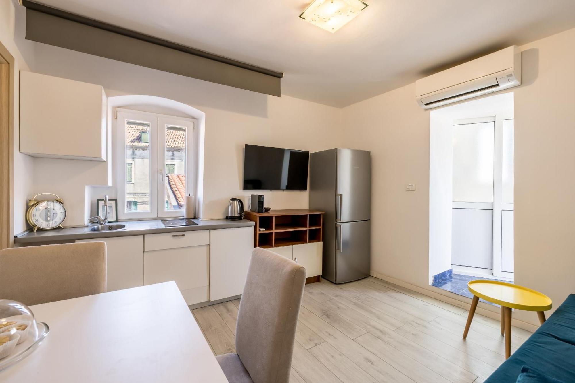 Split Central City Apartment Exterior photo