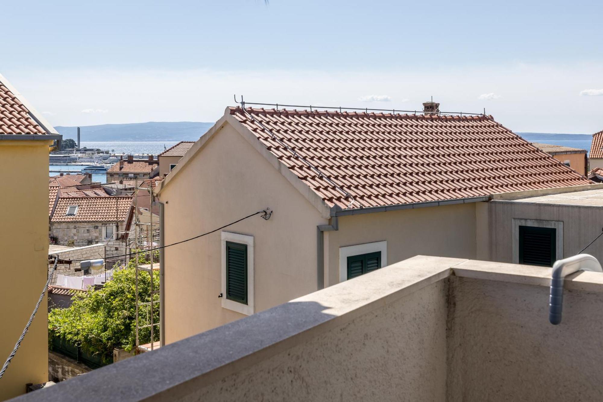Split Central City Apartment Exterior photo